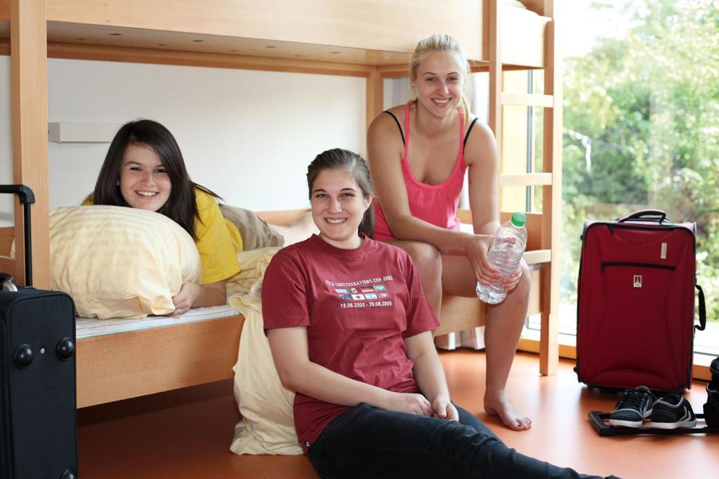 Jugendherberge Stuttgart Neckarpark Room photo