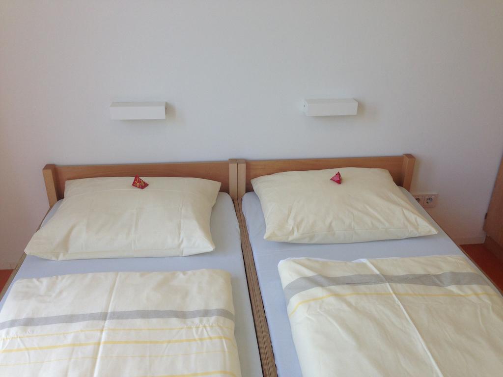 Jugendherberge Stuttgart Neckarpark Room photo