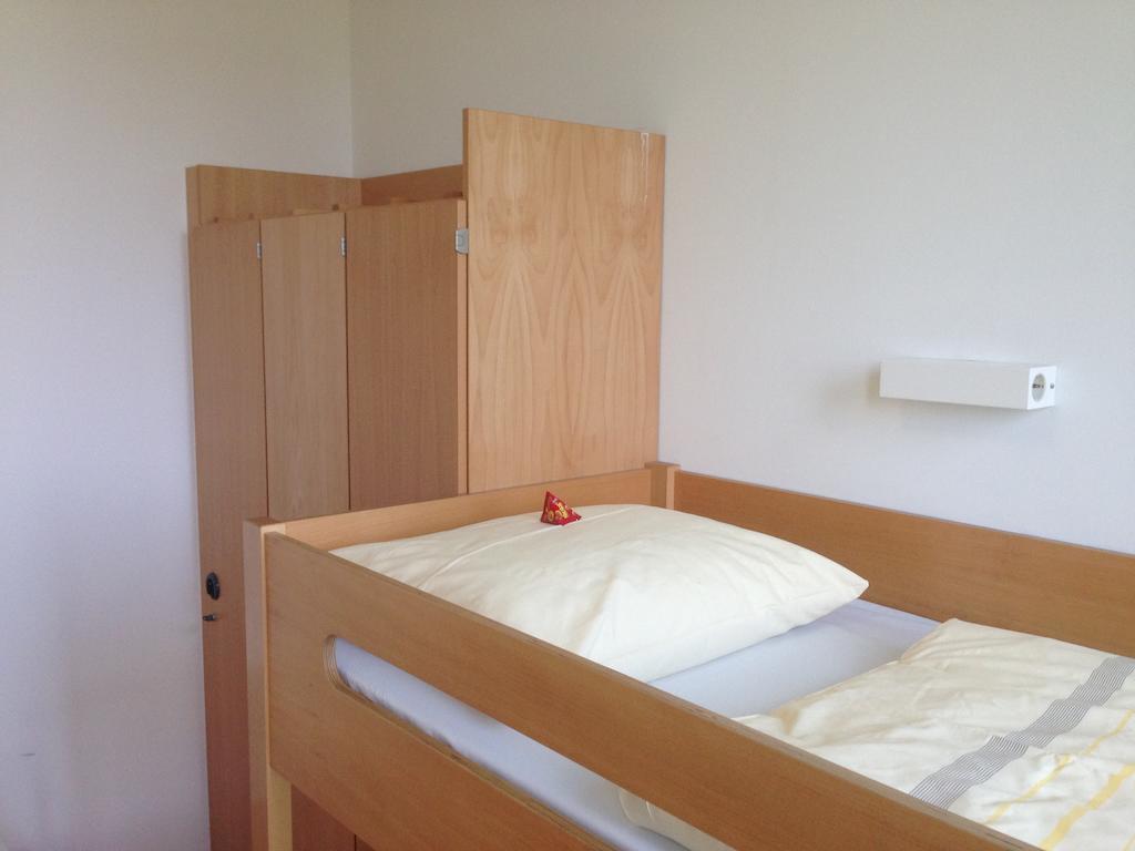 Jugendherberge Stuttgart Neckarpark Room photo